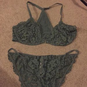Vs green bralette & matching cheekini